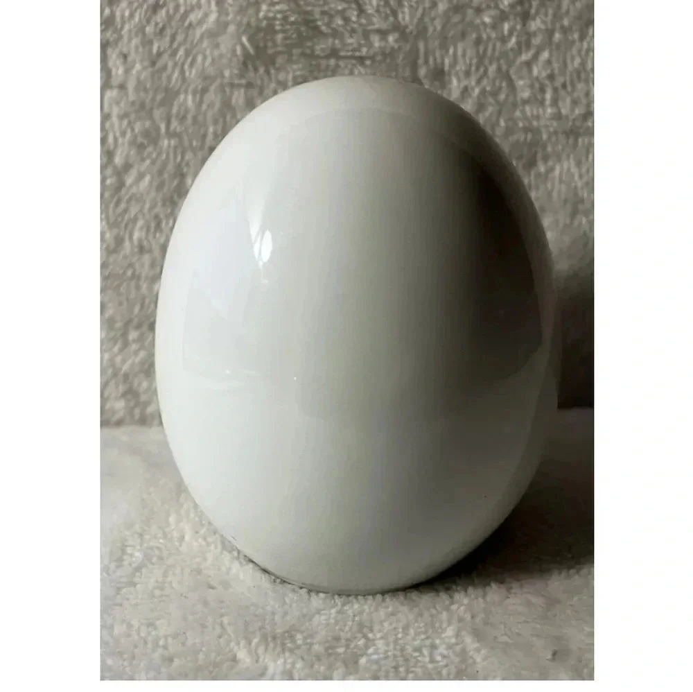 TINY TALK 1976 Porcelain Egg 🥚 Perfect condition Love is meant to be shared